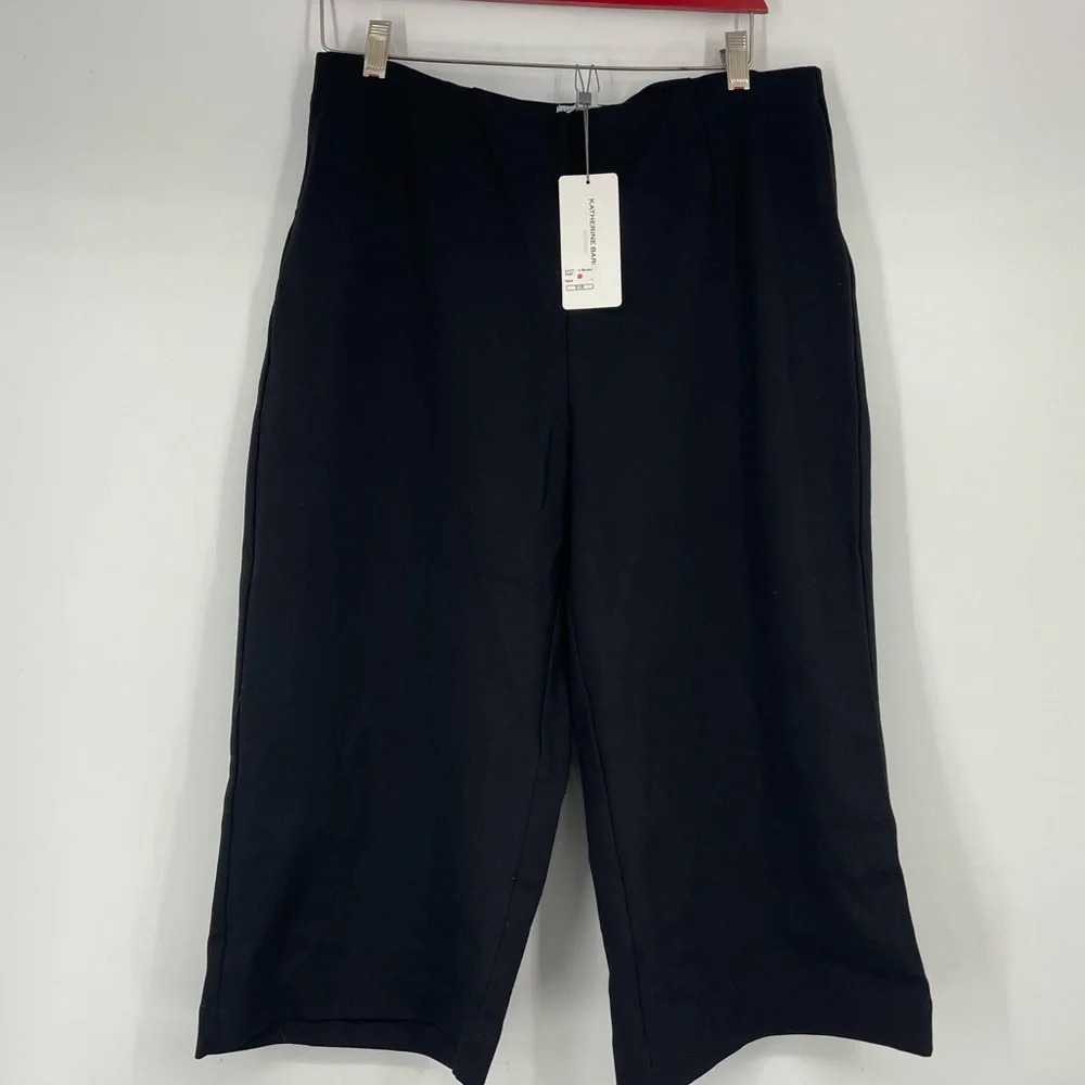 NWT Katherine Barclay cropped comfy black pants L